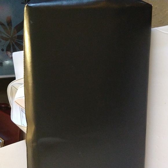 Nwot. logo brand Clemson cooler. - Picture 6 of 10